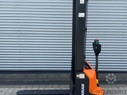 Doosan LSM12N   3 Betriebsstunden!!!