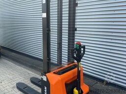 Doosan LSM12N   3 Betriebsstunden!!!