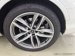 AUDI Q7 55 TFSI e quattro S line HeadUp/Massage/AHK
