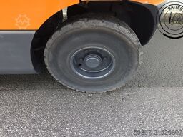 Doosan D25S-5