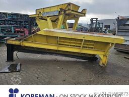  Hazemag Hopper with Vibrating Chute