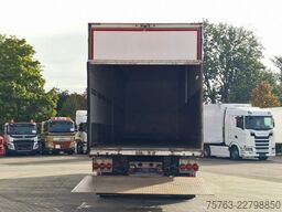 Ekeri 2 axle box with sidedoors - Zepro loadlift - St...