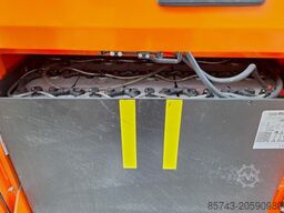 Toyota 9FBM70T Electric, 7 Tons Capacity, Lift Height 4.7