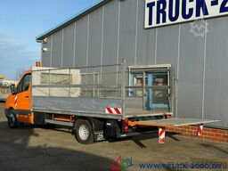 Mercedes-Benz Sprinter 413 Pritsche mit Schiebetüren + LBW