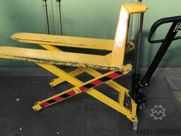 WTC AB Schweden WTC Scissor lift 1999