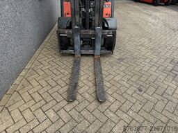 LINDE H30T-01 Triplo 465 Freelift / Sideshift LPG 2012