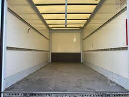 MERCEDES-BENZ SPRINTER 317 CDI Koffer 4,3 M LBW 0,75 TO.