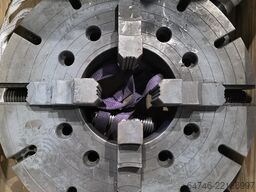 Kitagawa 600 mm  chuck 4 jaws