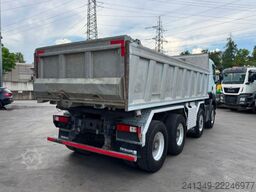 RENAULT Kerax 520 8x4 Stahlkipper 2 Seiten