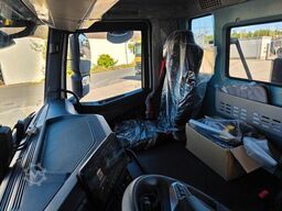 Iveco X-Way AD320X46BZ OFF 8x4 Hiab ULT26S53-W-ITF Alu
