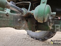 John Deere 6430