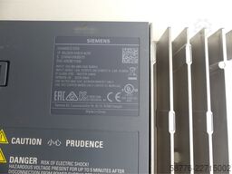 Siemens Sinamics S210 6SL3210-5HB10-4UF0 Umrichter SN:ZVM4XVM009140 0,4kW 240V~-ungebr.-