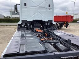 Ford 4x2 F-Line E Daycab - 290kW - 250km