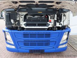 Volvo FM 330 5 car transporter KASSBOHRER, 4x2