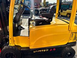 Hyster J2.5 XN 2500kg E- heftruck triplo