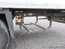 Schmitz SKO 24 Liftachse P-Kasten Carrier Vector 1950