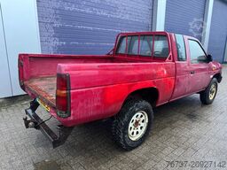 Nissan KING CAB **4X4-2500DIESEL**