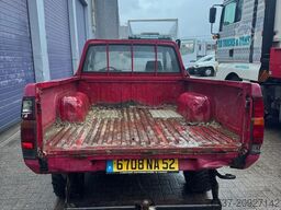 Nissan KING CAB **4X4-2500DIESEL**