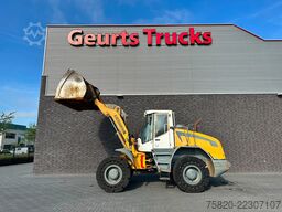 Liebherr L 538 LADER MET HOOGKIEPBAK