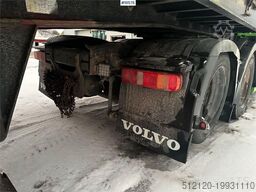 Volvo FH 16 6x2 truck.