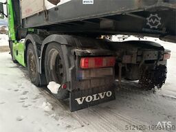 Volvo FH 16 6x2 truck.