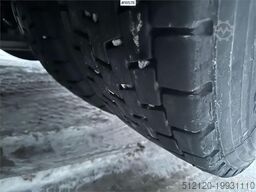 Volvo FH 16 6x2 truck.