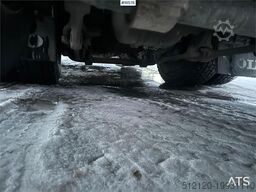 Volvo FH 16 6x2 truck.