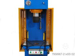 Metal Technics Polska HYDRAULICZNA PRASA WYSIĘGOWA HPW-25