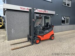 LINDE H18T-03 triplo 545 freelift sideshift 2002 6800uur LPG