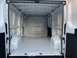 FIAT Ducato 33 L2H1 RüKa CarPlay 260Grad Türen DAB