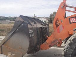 Doosan DL300
