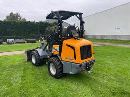 Giant G2500HD Xtra kniklader shovel
