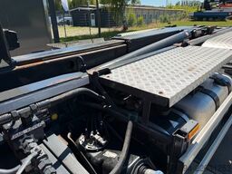 MERCEDES-BENZ Antos 2533 Abrollkipper KRAN FUNK lift/lenk
