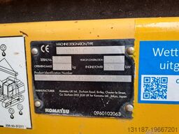 Komatsu HB215LC-2