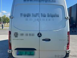 Mercedes-Benz Sprinter van. Approved until 05.2026.