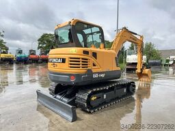 Hyundai R60 VS