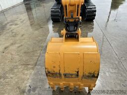 Hyundai R60 VS