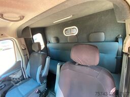 RENAULT Theault Proteo   5 Sitzer  Haras / Hengste