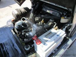 Nissan 3,2 Ton.-Triplex-FH 5,5m + Seitenschieber