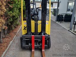 Hyster mit sehr wenig Stunden. A1.3XNT