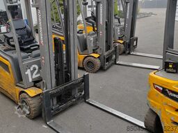 Jungheinrich EFG320 no battery  paket  2 stuck !!!!)