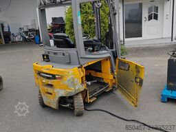 Jungheinrich EFG320 no battery  paket  2 stuck !!!!)