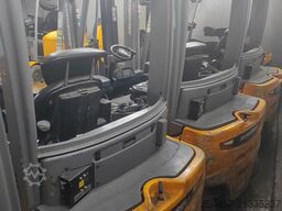 Jungheinrich EFG320 no battery  paket  2 stuck !!!!)