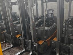 Jungheinrich EFG320 no battery  paket  2 stuck !!!!)