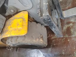 Jungheinrich EFG320 no battery  paket  2 stuck !!!!)