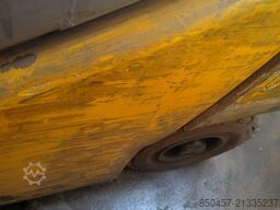 Jungheinrich EFG320 no battery  paket  2 stuck !!!!)