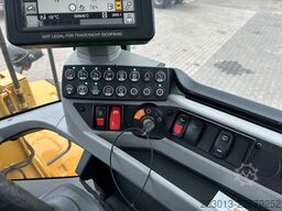 CATERPILLAR 930M Radlader mit Schaufel 2.090 BTH