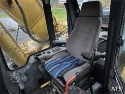 Komatsu PC240LC excavator. WATCH VIDEO.