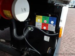 MAN TGS 26.360 + klep 6x2 FLOWER TRUCK  Carrier Die...