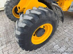 JCB 406 / 2018 BJ / 2.320 H / Schaufel + Gabel